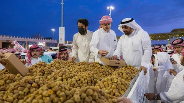 500 مسوّق و8 دلالين يُحرّكون التجارة في كرنفال بريدة الدولي للتمور