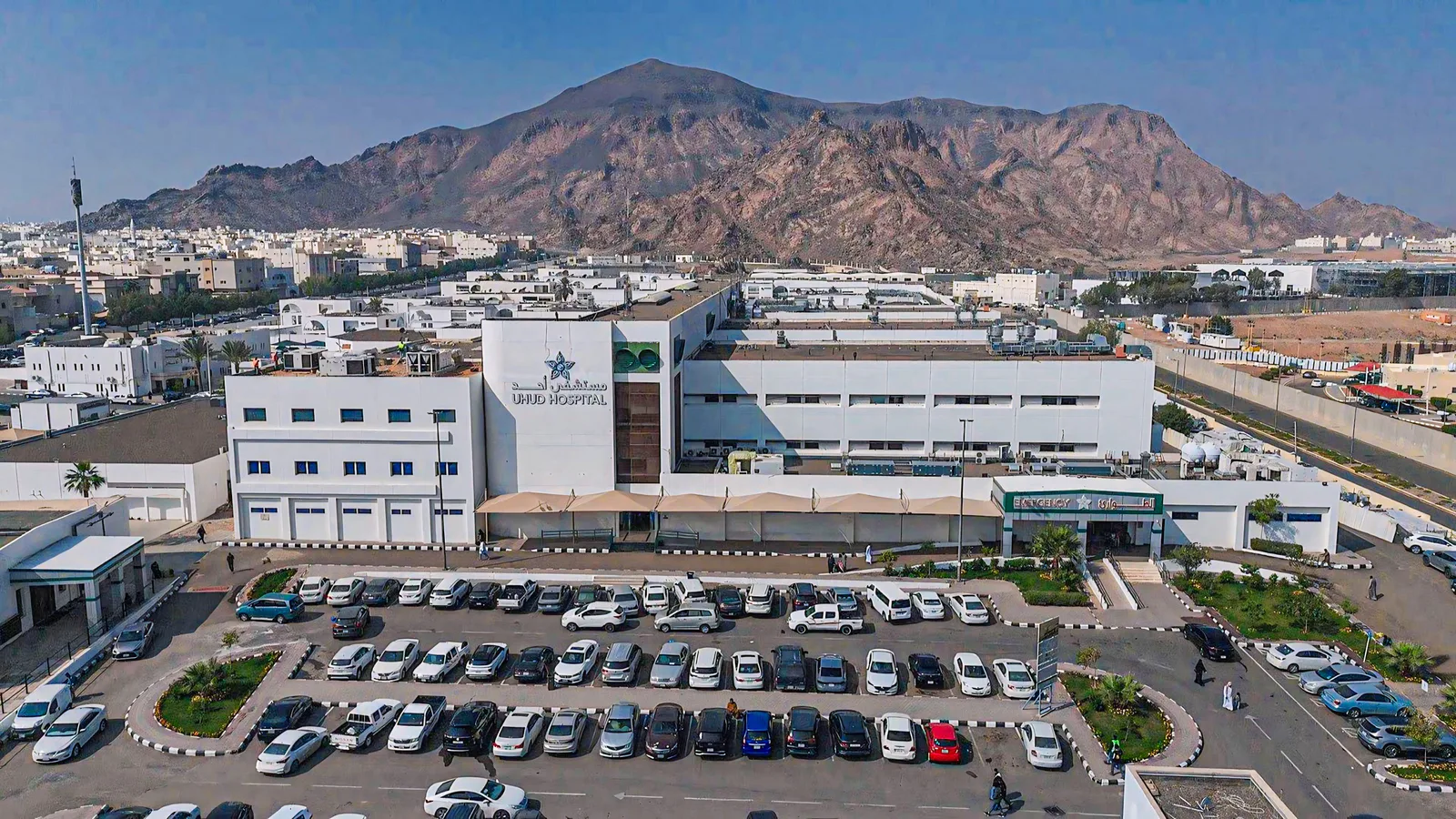 عملية جراحية دقيقة تعيد أذني طفلة 7 أعوام إلى وضعهما الطبيعي بمستشفى أحد بالمدينة المنورة