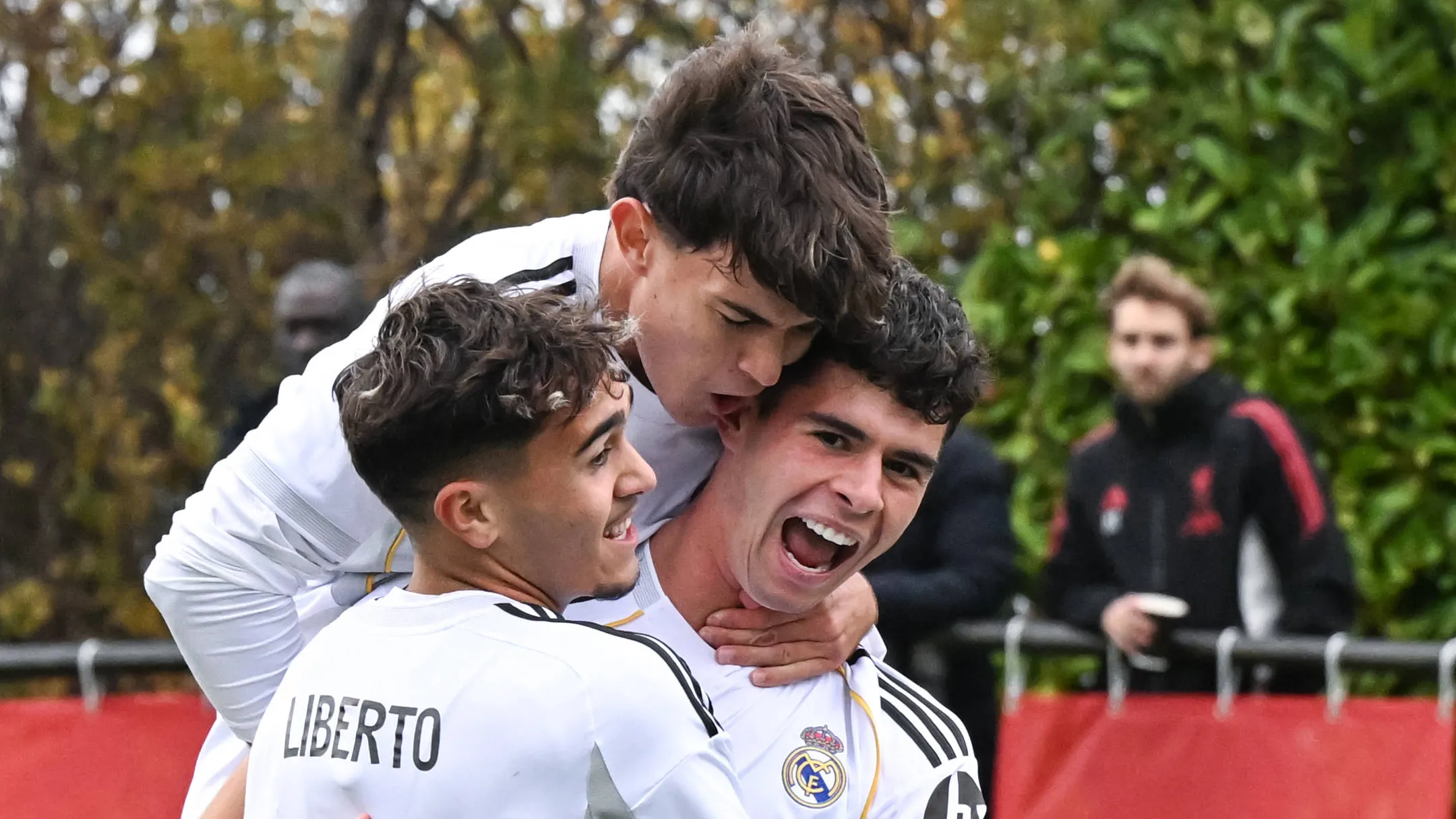 صفقة تاريخية.. ريال مدريد يعلن رحيل لاعبه للدوري الفرنسي