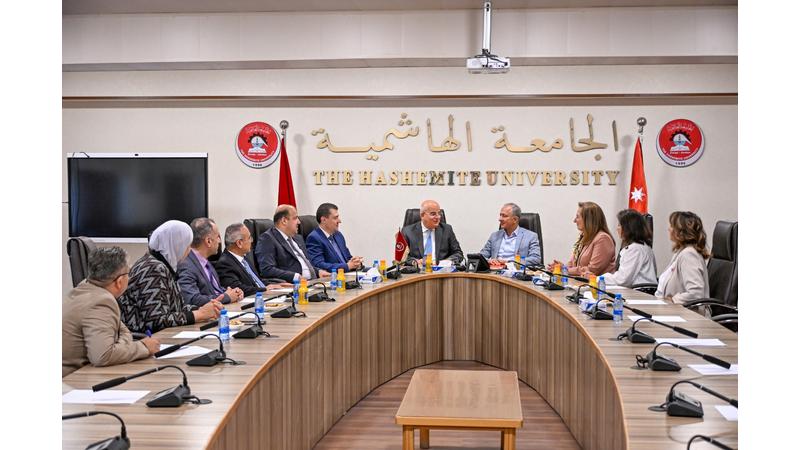 الجامعة الهاشمية توقع اتفاقية لإنشاء منحة المرحوم مضر بدران لدعم الطلبة والريادة