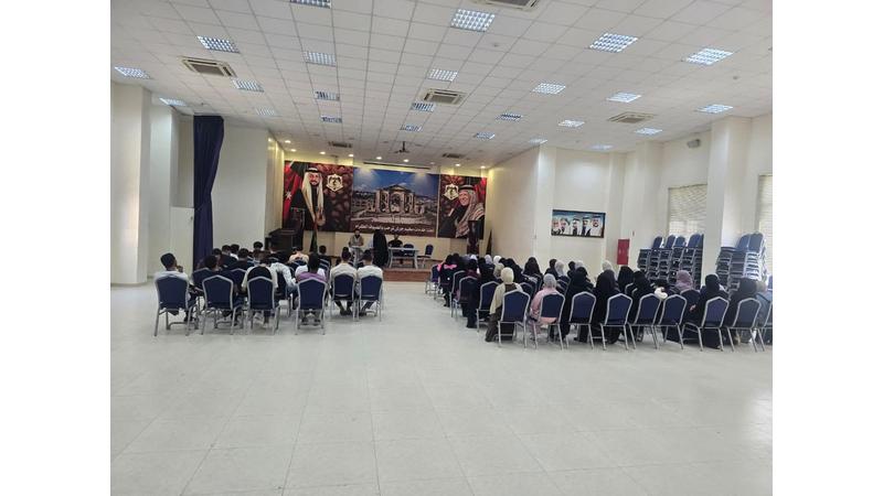 تفعيل حسابات طلبة التوجيهي في مخيم جرش للاستفادة من المبادرة الملكية