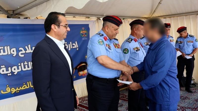 مديرية الأمن العام ووزارة التربية تحتفيان بنجاح 117 نزيلاً في الثانوية العامة