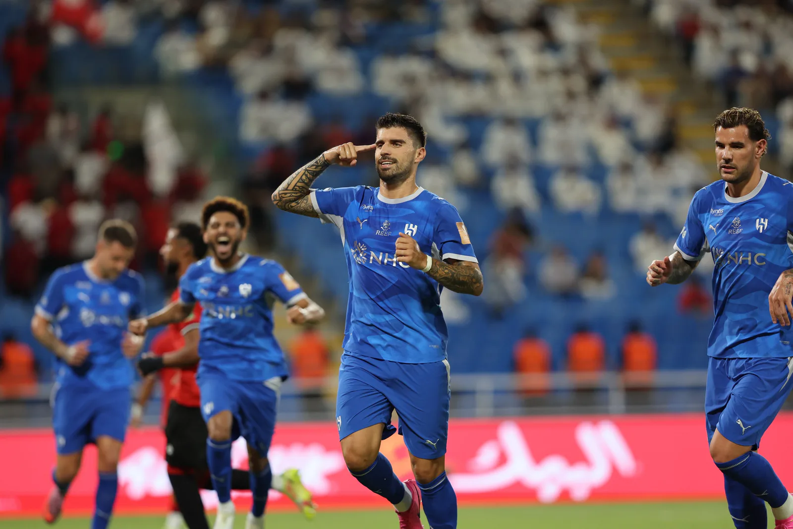 الهلال يتخطى الرائد بثنائية نيفيز ويتأهل لدور الـ 16 من كأس الملك
