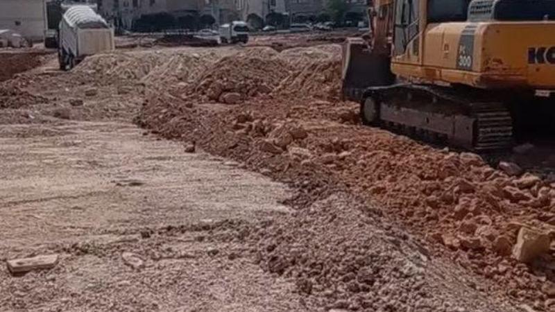 فتح شارع فرعي من شارع الشهيد وصفي التل باتجاه شارع البتراء لتخفيف الأزمة المرورية