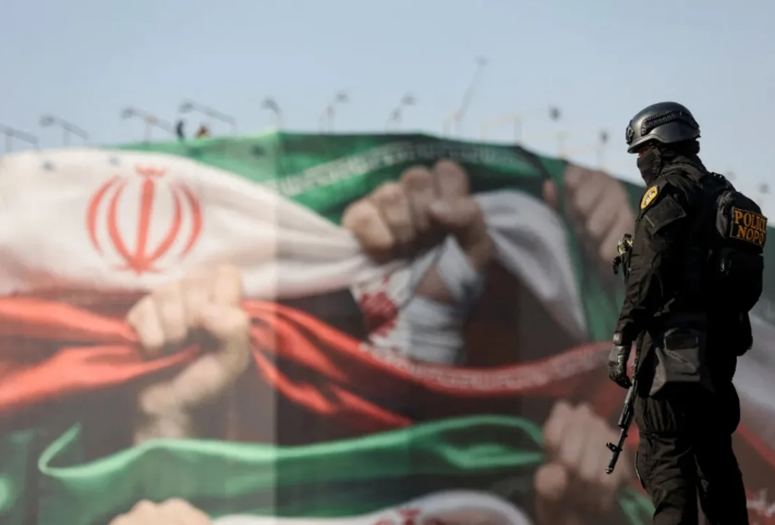 إيران: اعتقال شخص بتهمة جمع صور وإحداثيات لمواقع استراتيجية وأمنية | عرب وعالم
