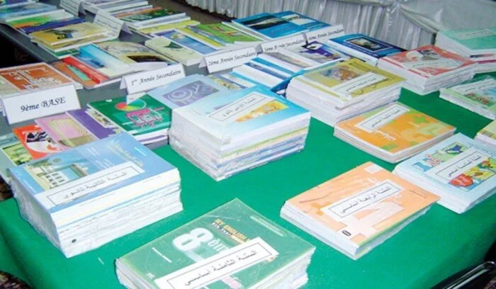 بحوزته 3 آلف كتاب دراسي خارجي.. ضبط المتهم بالتعدي على الملكية الفكرية في أوسيم