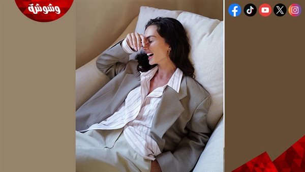أسرار الـ Minimalist Style.. كيف جعلت إيمي جاكسون القطع العادية فاخرة؟