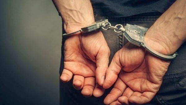 اليونان: اعتقال إسرائيلي في جزيرة كريت بتهمة التسبب في حريق غابات