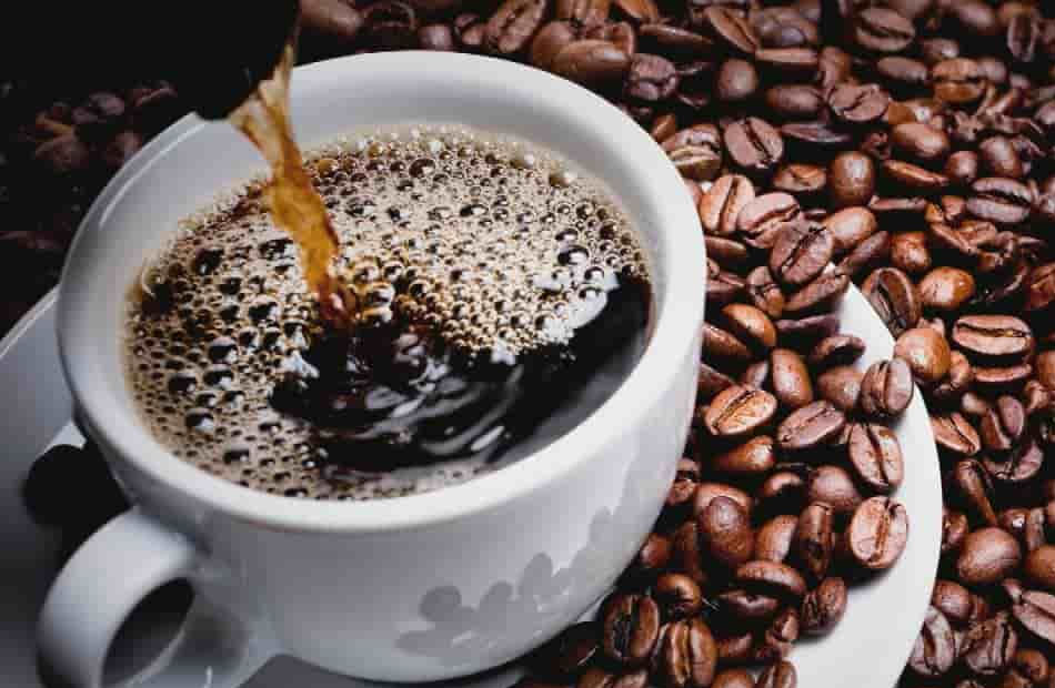 عادة يومية خطيرة.. ماذا تفعل القهوة بمعدتك دون إفطار؟