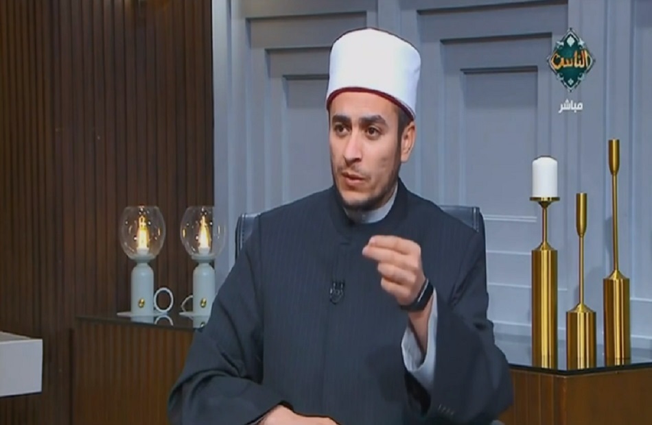 هل يجوز أن يؤمّ الطفل أمه في الصلاة؟.. أمين الفتوى يجيب