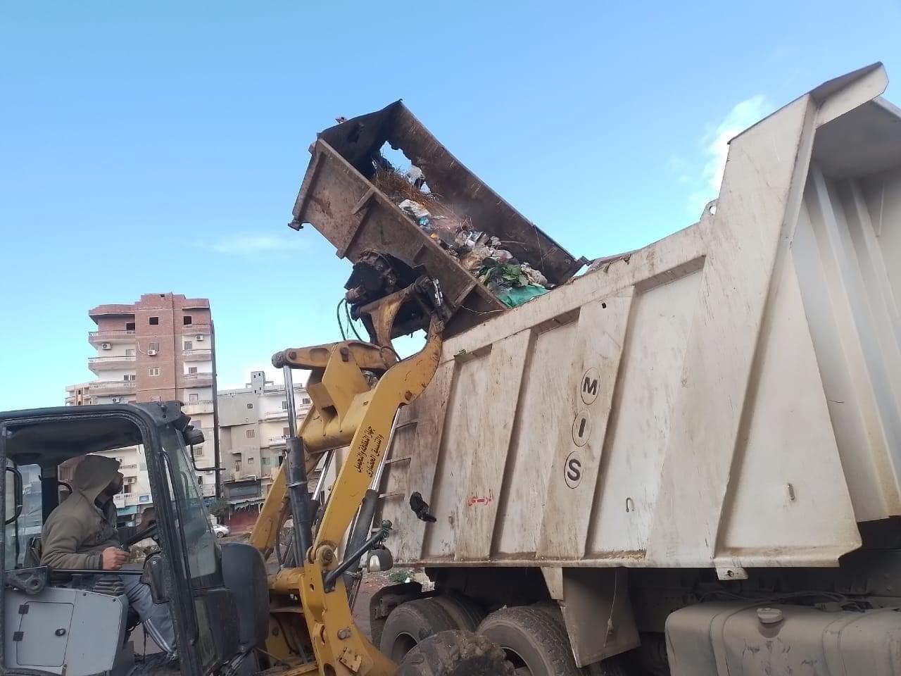 رفع 624 طنا من المخلفات في حملة بشوارع وسط الإسكندرية