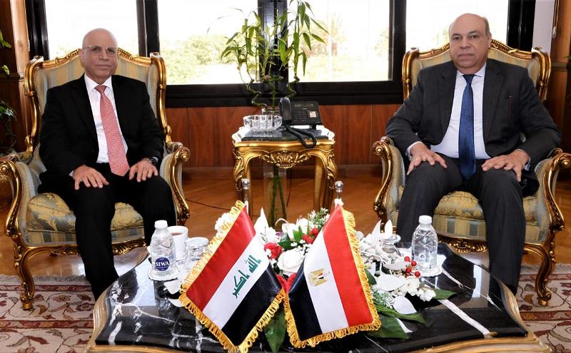 وزير الطيران المدني يلتقي سفير العراق بالقاهرة لبحث آفاق التعاون وتبادل الخبرات في مجال الطيران