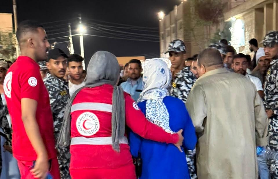 الهلال الأحمر المصري يساند أسر ضحايا حادث الإسماعيلية في استكمال إجراءات الدفن| صور