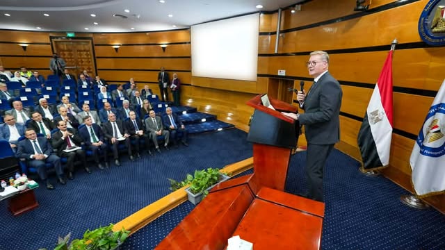 مصر تطرح مزايدة عالمية كبرى للبحث عن البترول والغاز في 14 منطقة