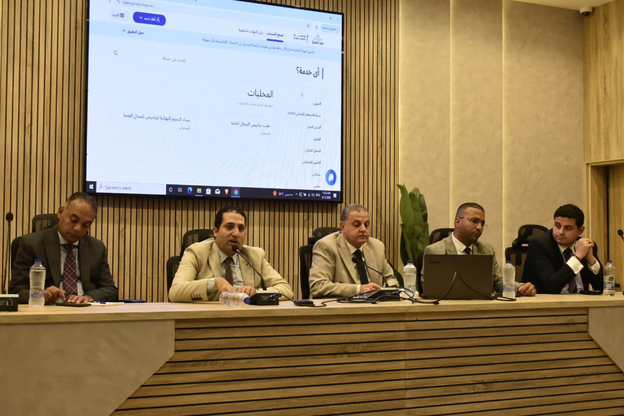 محافظة بورسعيد تتابع معدلات إنجاز منظومة تراخيص المحال العامة | صور