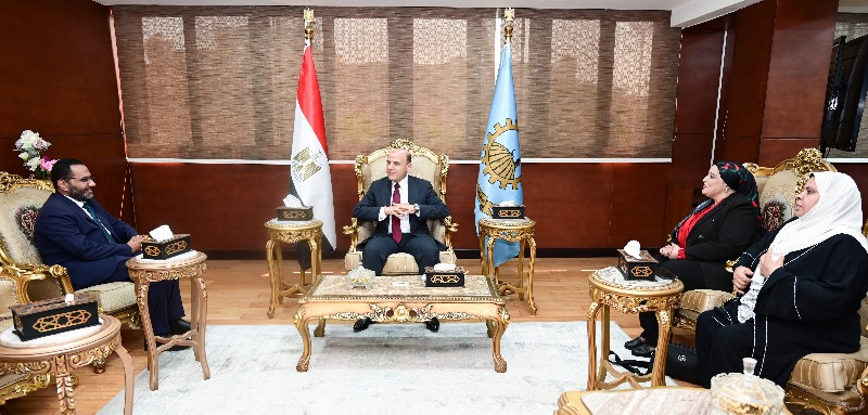 محافظ الغربية يناقش مع مساعد وزير الصحة تطوير المبادرات وتحسين الخدمات| صور