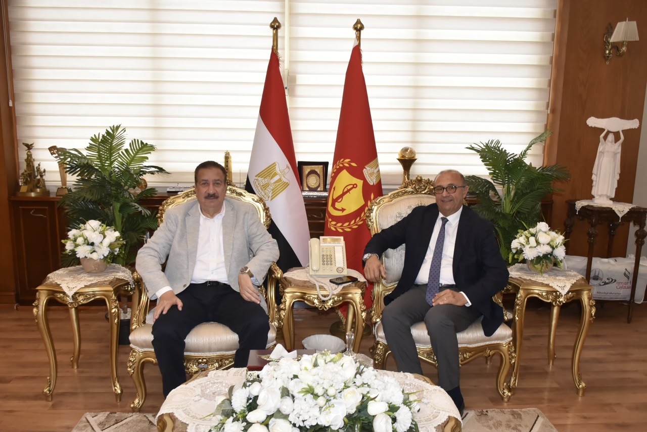 محافظ بورسعيد يبحث مع رئيس الغرفة التجارية تعزيز فرص الاستثمار