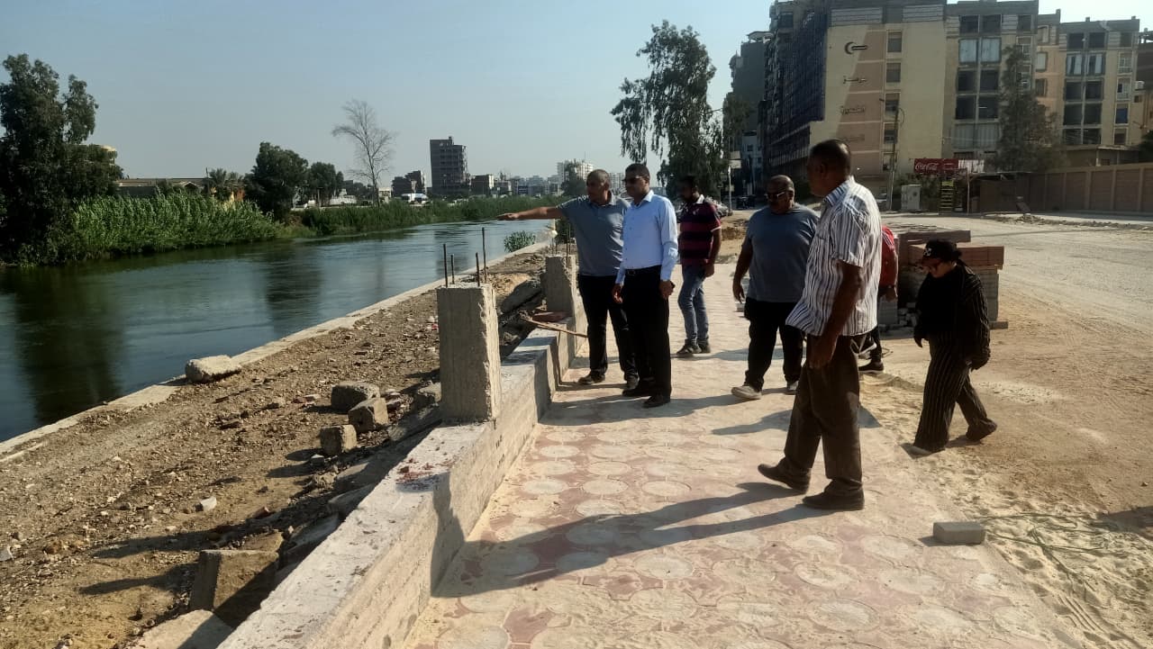 نائب محافظ الدقهلية يتفقد مشروعات الخطة الاستثمارية بجسر ترعة المنصورية| صور