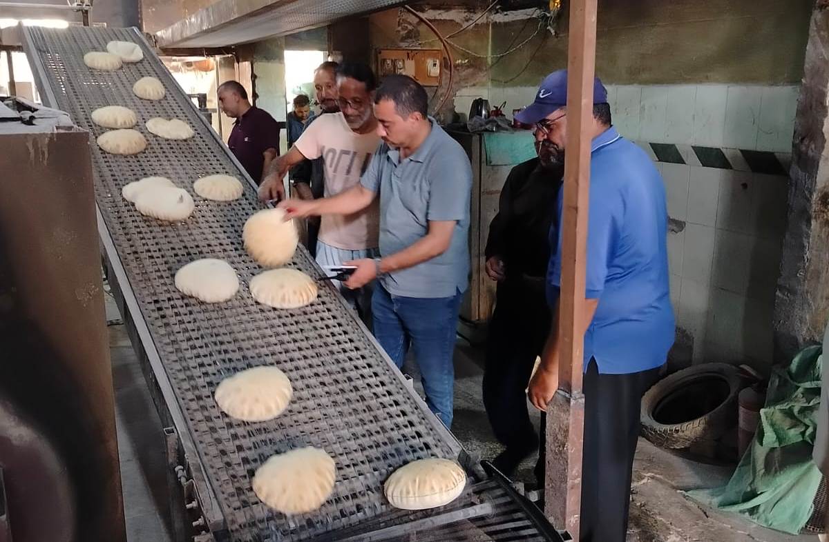 محافظ الدقهلية يكلف بحملة مفاجئة على مخابز ومنافذ الخبز بجمصة و17 مخالفة تموينية |صور