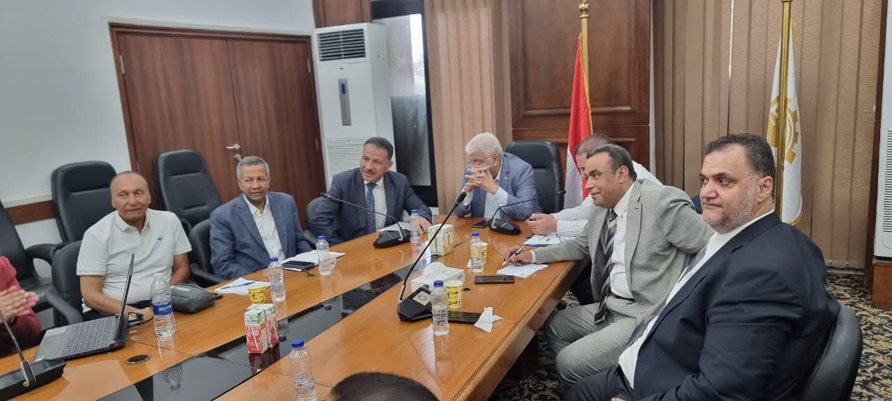 شعبة الأدوات الكهربائية باتحاد الصناعات تبحث التوسع في تصنيع لمبات الليد وفقًا للمواصفات القياسية