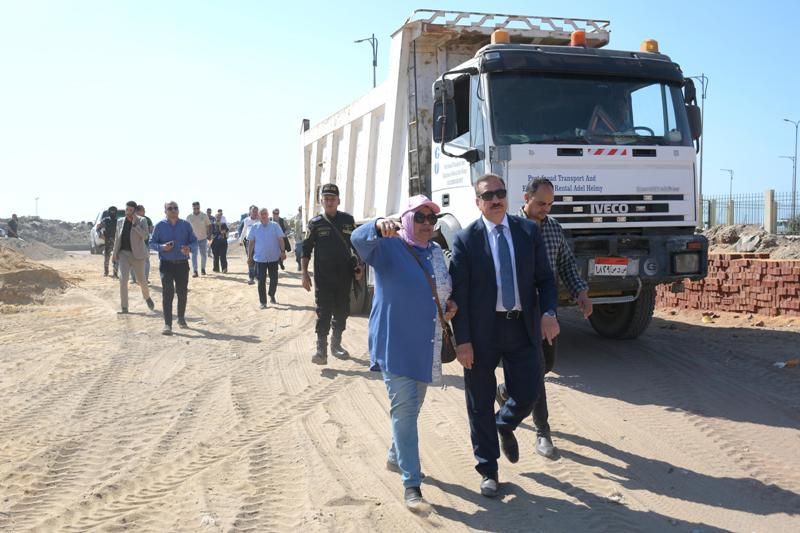 محافظ بورسعيد يتابع أعمال تطوير منطقة مجمع المدارس بمدينة بورفؤاد| صور