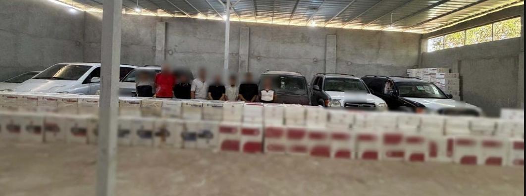 بحوزتهم 110 آلاف عبوة.. ضبط 8 أشخاص لجلب السجائر المهربة داخل مخزن بكرداسة