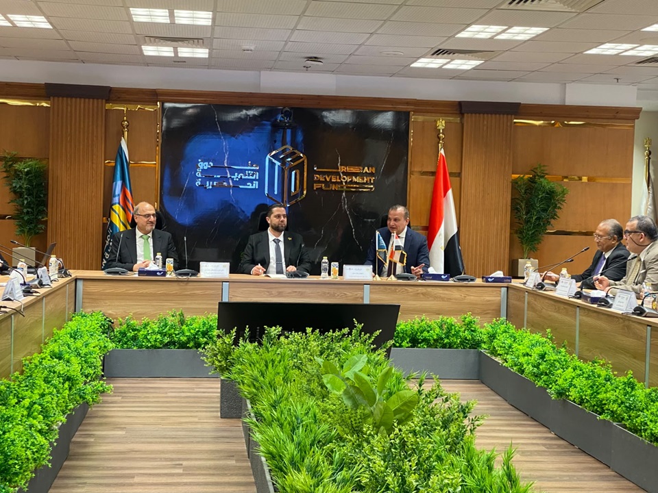 وزير الأشغال العامة والإسكان السوري يزور صندوق التنمية الحضرية للاطلاع على التجربة المصرية في تطوير العشوائيات