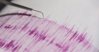زلزالان يضربان إندونيسيا بقوة 5.1 درجة قبال السواحل و6.9 فى سومطرة