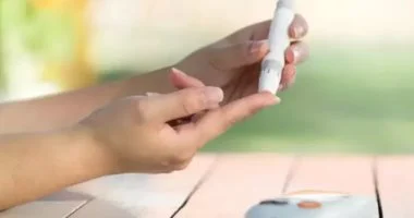 أمريكية تكتشف إصابتها بسكر النوع الأول بعد عام من المعاناة.. وخبراء يحذرون من تجاهل الأغراض