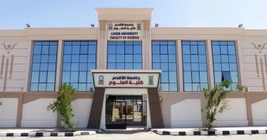 جامعة الأقصر تعلن فتح باب التقدم لبرامج الدراسات العليا بكلية الألسن.. الشروط