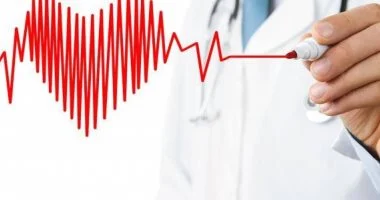 متى يصبح معدل ضربات القلب خطرًا؟.. أرقام تستدعي الذهاب للطوارئ