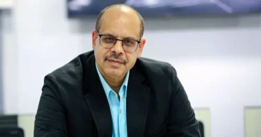 أكرم القصاص: السوشيال ميديا تكشف مخططات الإخوان بقدر ما تخدم أدواتهم