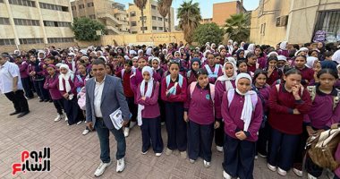 استعدادًا للعام الدراسي الجديد.. طوارئ في المديريات لمتابعة صيانة المدارس وتجهيز الفصول لاستقبال الطلاب 12 سبتمبر المقبل.. تسكين المعلمين على المدارس.. وإعلان نتائج تحويلات الطلاب بين المدارس نهاية أغسطس الجارى