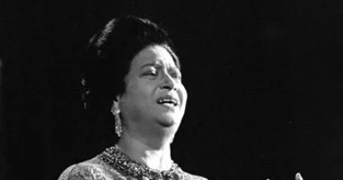 سعيد الشحات يكتب: ذات يوم.. 17 أغسطس 1967..أم كلثوم تبدأ رحلة المليون جنيه لصالح المجهود الحربى فى أول حفلاتها بدمنهور وتجمع 75 ألفا و900 جنيه و«أخبار اليوم» تصفها: «إنها وجه مصر»
