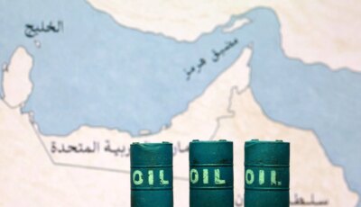 ترامب يتفاوض مع الاقتصاد الإيراني.. والحرب لا تزال على الطاولة  تراجع صادرات النفط والريال وضيق السيولة يمنح واشنطن مساحة أكبر للضغط على طهران، لكن الرهان يبقى على ما إذا كانت الخسائر الاقتصادية قادرة على انتزاع تنازلات سياسية.