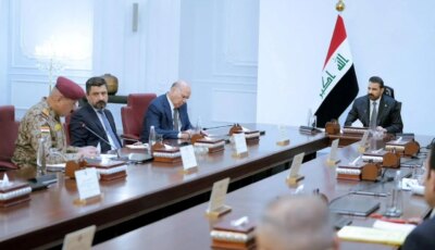 الزيدي يلتقي برئيس الاستخبارات السعودية.. والفصائل “تؤجل الرد”  وفد أمني سعوي بحث مع رئيس الحكومة العراقية منع الهجمات العابرة للحدود، فيما قالت مصادر لـ”الحرة” إن الرياض لا تريد التصعيد لكنها لن تتجاهل التهديدات.