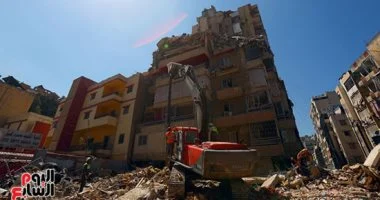 تفجيرات وقصف مدفعي إسرائيلي بالجنوب اللبنانى.. تحليق مسيرات في سماء بيروت.. إعلام عبرى: قائد سنتكوم طلب من إسرائيل الانسحاب من مناطق في الجنوب.. نازحون ينظمون وقفات احتجاجية للمطالبة بالعودة لمنازلهم بالجنوب