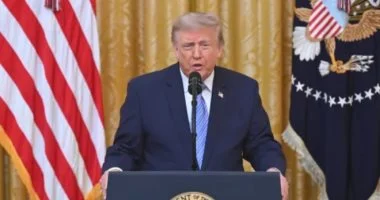 ترامب: حرب إيران خدمة عظيمة للعالم وقريبا أعلن مضيق هرمز أرضا تابعة لأمريكا