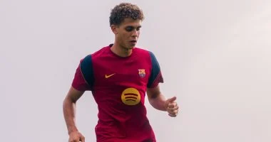 فيفا يشيد بحمزة عبد الكريم بعد تألقه مع منتخب مصر وبرشلونة