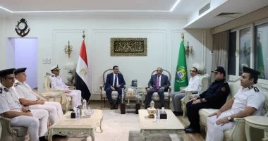 محافظ الإسماعيلية يستقبل مدير الأمن.. ويؤكد: الأمن والتنمية شريكان لخدمة المواطن