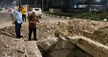 رئيس منيا القمح يتابع الهبوط الأرضي بجوار المزلقان ويوجه بسرعة الإصلاح