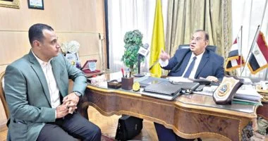 رئيس اتحاد الجمعيات الأهلية يكشف لأول مرة كواليس مواجهات منظمات المجتمع المدنى والإخوان قبل «30 يونيو».. طلعت عبد القوى: التمويلات كانت تأتى لجمعيات الإخوان «كاش» فى حقائب بعيدا عن الحسابات البنكية