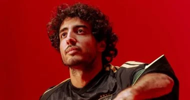 الأهلي يكشف النقاب عن القميص البديل ..شاهد بالصور