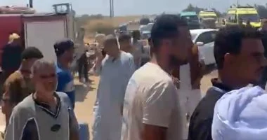 محافظ الإسماعيلية يوجه بسرعة إنهاء إجراءات تسليم جثامين ضحايا حادث الدواويس