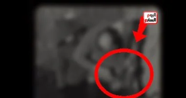 شخصان يحاولان سرقة أسلاك كهرباء بشبرا ومطالب بالقبض على الجناة.. فيديو