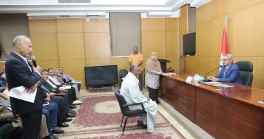 مساعدات عاجلة ومنتظمة لحالات إنسانية فى اللقاء المفتوح لمحافظ بنى سويف
