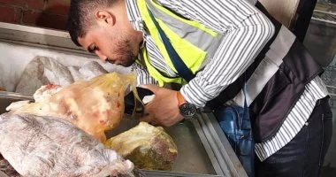 سلامة الغذاء تشن حملاتها الرقابية على 429 منشأة بأسوان