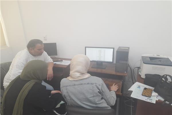 توافد طلاب الثانوية العامة على معامل التنسيق الإلكتروني بجامعة العريش 
