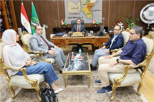 محافظ المنوفية يلتقي مساعد وزير الصحة لشئون الطب العلاجي