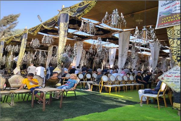 بدء عزاء 13 من شهداء لقمة العيش بقرية وادي الملاك بالإسماعيلية
